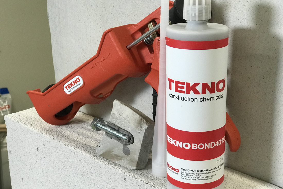 Матеріал для кріплення до пустотілої цегли